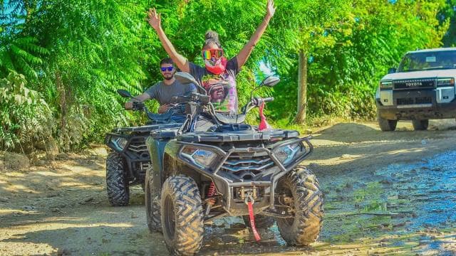 Punta Cana: Pláž Macao a dobrodružství ATV v jeskyni Taino — Guided tour and outdoor activity