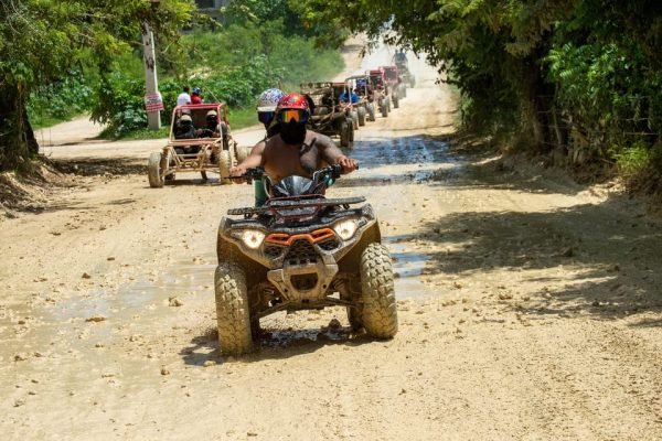 Aventure en quad d'une demi-journée dans la grotte de la rivière et sur la plage de Macao