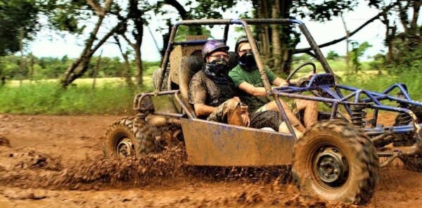 Punta Cana: Cana Cana: Playa Macao Buggy Tour ja luolauinti