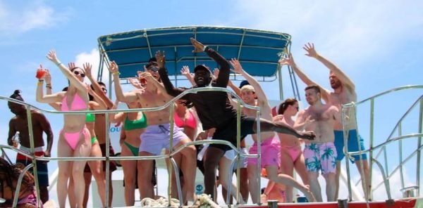 Punta Cana: Jelouma Party Boat z transferem w obie strony2
