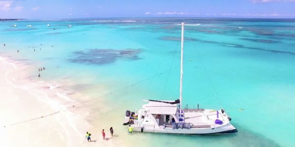 Punta Cana: Pana Cana: Party Boat Booze Cruise with Hotel Transfers: Party Boat Booze Cruise with Hotel Transfers